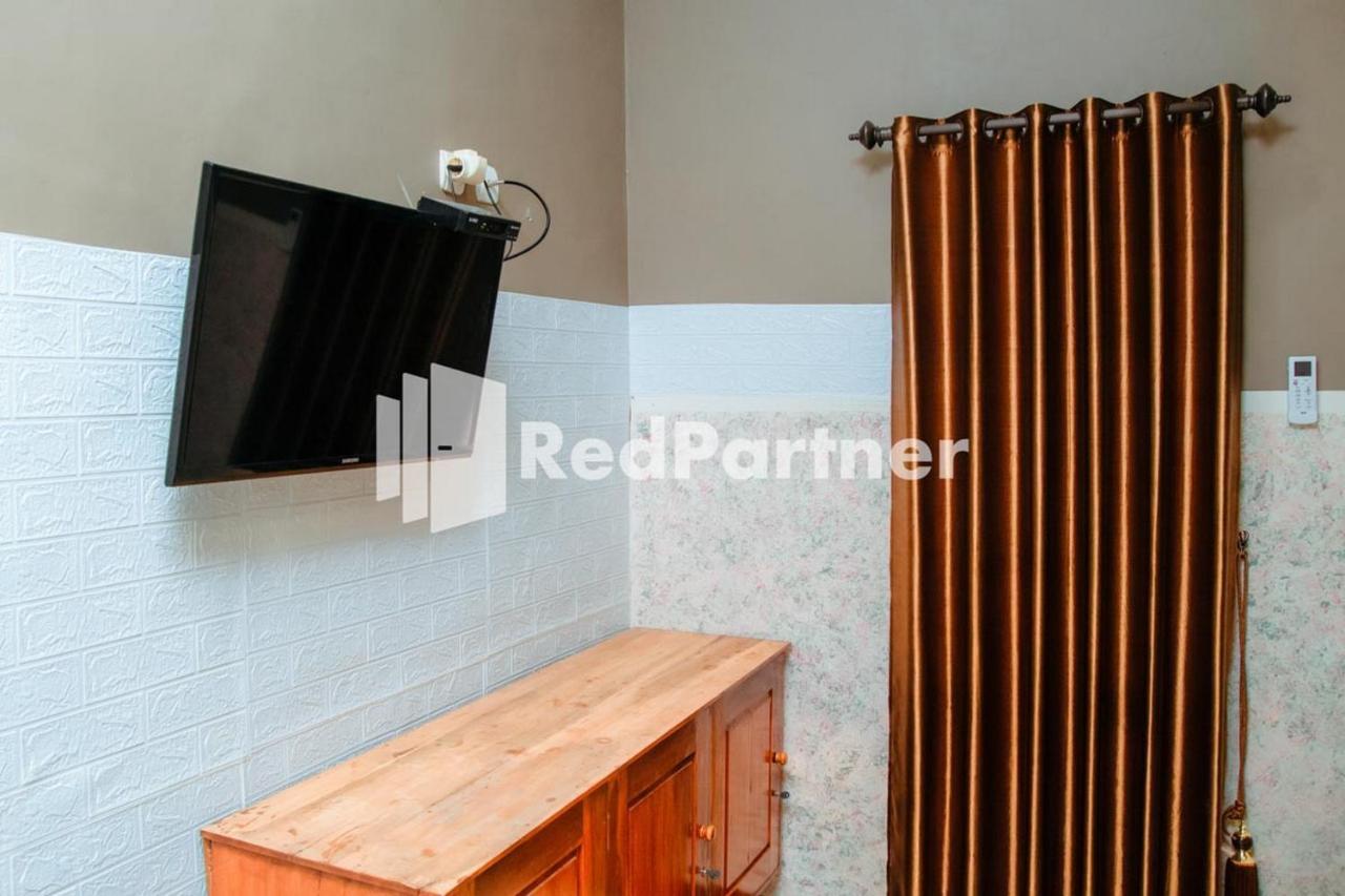 Flamboyan Asri Syariah Mitra Reddoorz Near Kampung Inggris Pare Hotel Exterior photo